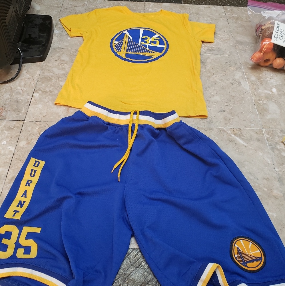 Boys Golden State Warriors Durant shorts and shirt